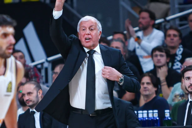 OBRADOVIĆ POSLEDNJI PUT NIJE PROŠAO DOBRO KOD NAVIJAČA FENERBAHČEA: Kako će ga SADA dočekati?