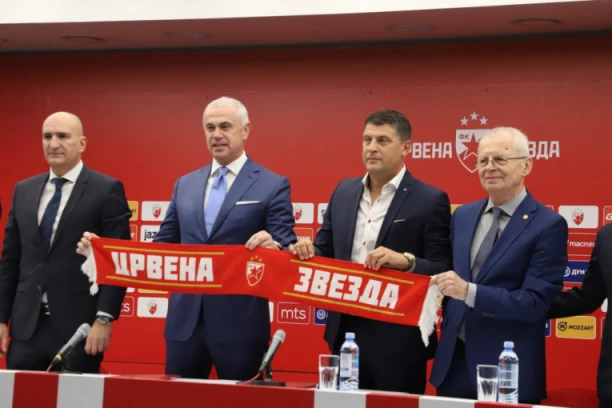 VLADAN MILOJEVIĆ SE VRATIO KUĆI: "Supermen" je NOVI TRENER Crvene zvezde! Predstavljen na Marakani!(FOTO GALERIJA + VIDEO)