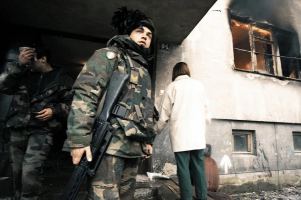 DVE DEVOJKE PRETUKAO PRIPADNIK ORUŽANIH SNAGA BIH: Detalji tuče u kafiću u Laktašima