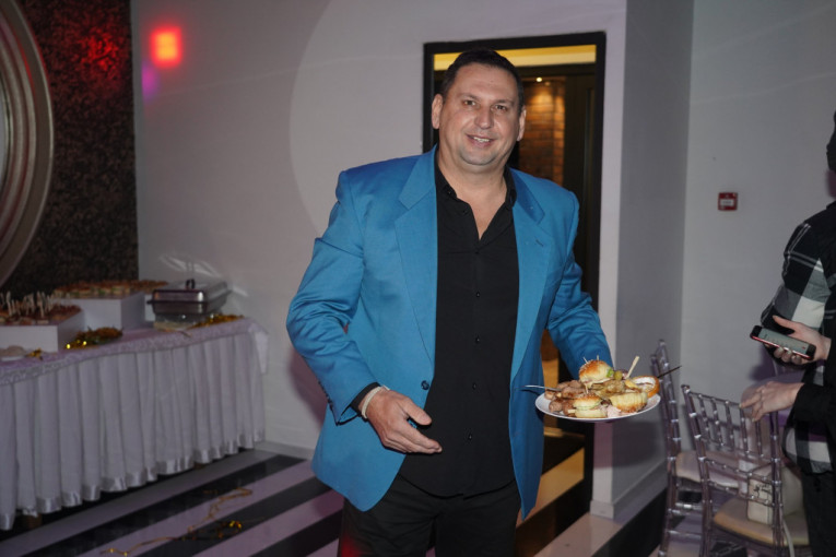 Taki uživa u hrani, 3. deo