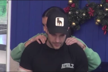 SPRETNI PRSTIĆI MLADE ANITE DOMINIRAJU ELITOM: Matorina bivša se dohvatila Anđela, pa mu pokazala u čemu je DOMINANTNA!