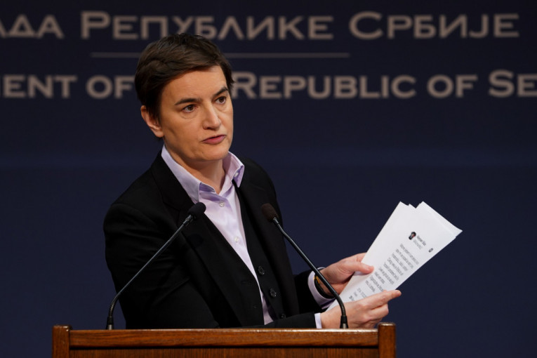 "PRVO IH NAZIVAJU "UBAČENIM ELEMENTIMA", PA TRAŽE NJIHOVO OSLOBAĐANJE" Premijerka Brnabić o kontradiktornim tvrdnjama Đilasove opozicije