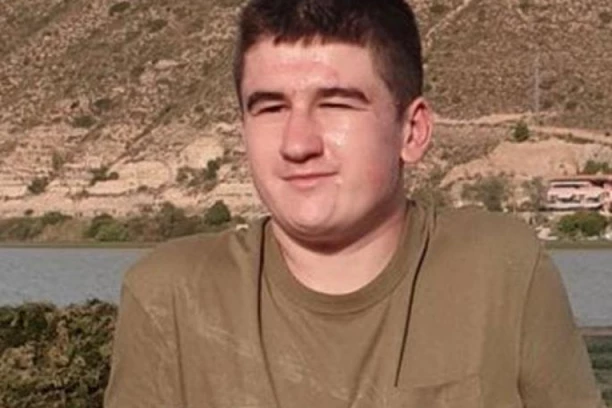 TINEJDŽER ALBANAC OSUĐEN NA DOŽIVOTNO LEČENJE: On je bio na čelu MEĐUNARODNE HAKERSKE BANDE