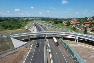VELIKI DAN ZA SRBIJU! Puštena u rad nova deonica brze saobraćajnice Iverak - Lajkovac: Otvoreno novih 12 kilometara puta! (FOTO)