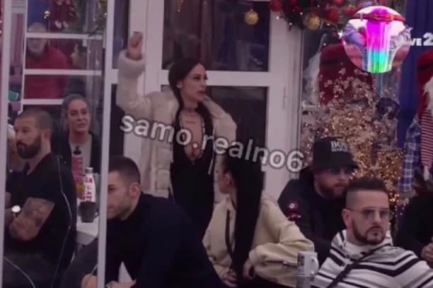 LETE HONORARI U ELITI: Miljana napala Teodoru posle SUKOBA sa Bebicom, Delićeva zapretila OPASNIM MOMCIMA! (VIDEO)
