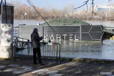 BOGDAN JE BIO NA SPLAVU KADA JE POČEO DA TONE: Došlo je do tuče, obezbeđenje je izjurilo napolje, NAKON  NEKOLIKO TRENUTAKA JE NASTAO  HAOS!