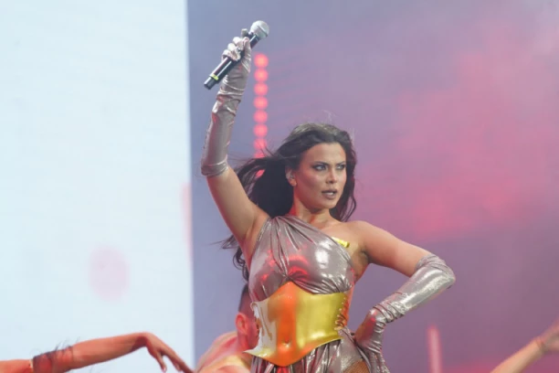 OTKRIVENO KO SU GOSTI NA KONCERTU MILICE PAVLOVIĆ: Njih dvoje će se pojaviti večeras u Novom Sadu - SVI SU U ŠOKU!