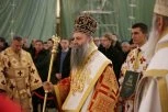 ODRŽANA LITURGIJA U HRAMU SVETOG SAVE: Patrijarh Porfirije sa osnovcima iz Vukovara, Sombora i Beograda