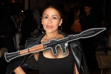 PEVAČICA BAZUKOM RASTERUJE ĆERKINE UDVARAČE: Mina Kostić zapretila UŽIVO na Pinku!