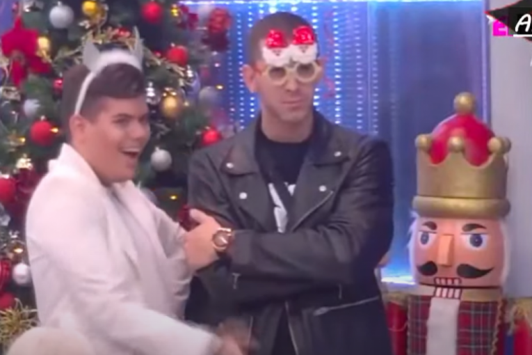 Boža Džons i Uroš Stanić novogidšnje fotkanje