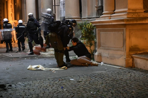 DANAS BLOKADA BRANKOVOG MOSTA! Đilas i njegove pristalice planiraju da nastave divljanje! OGLASIO SE NAČELNIK UPRAVE POLICIJE!