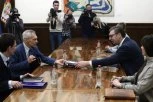 Ruski ambasador poklonio Vučiću TAJNU KNJIGU! Šta krije "Strogo poverljivo"?