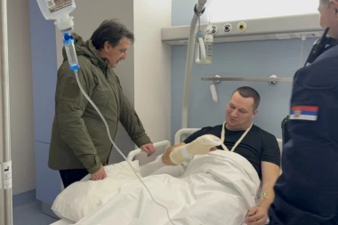 VIŠE OD 30 POLICAJACA POVREĐENO, SEDMORICA HOSPITALIZOVANA TOKOM SINOĆNJEG DIVLJANJA U BEOGRADU! Gašić: "Hvala vam što država može da računa na vas"!