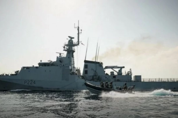 VREDELO MU KLEČANJE PRED MELONIJEVOM! Italija poklonila Albaniji ratni brod, Rama se ponosno oglasio