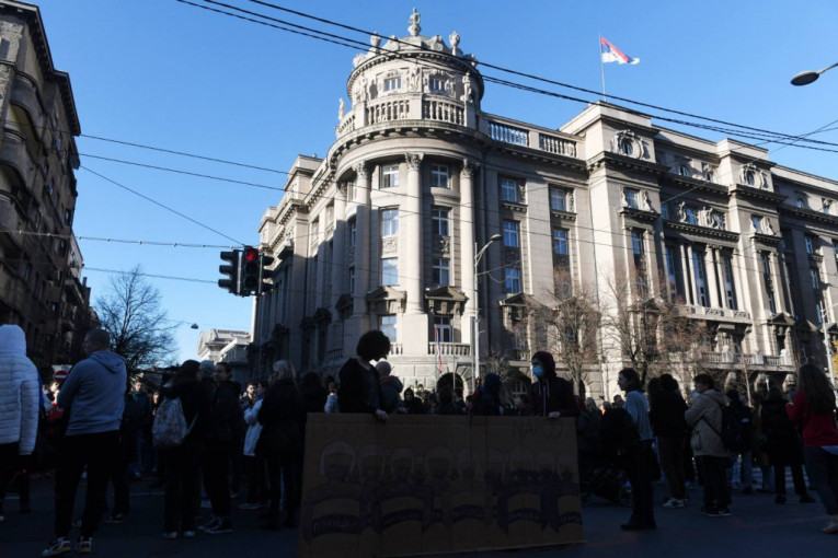 Đilasovi studenti blokirali grad