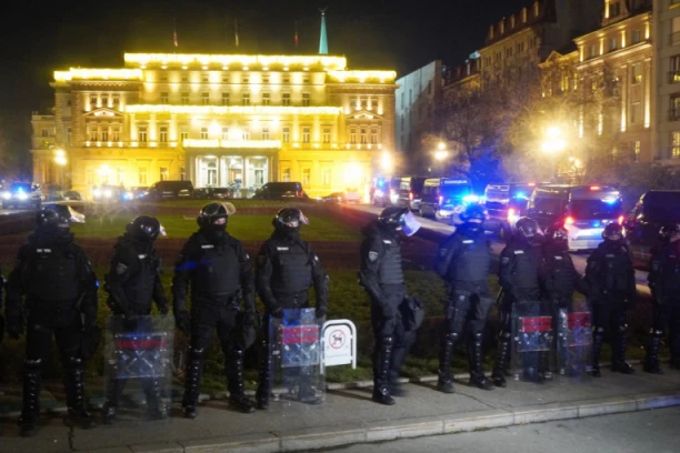 POSAO POLICIJE JE UVEK USPOSTAVLJANJE JAVNOG REDA I MIRA