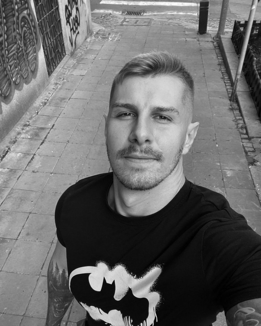 JANJUŠEVI JECAJI ODZVANJAJU "ELITOM": Slomio se na pomen POKOJNOG brata Mihaila - suzama preplavio Šimanovce!