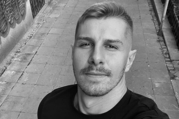 NALOŽENA OBDUKCIJA JANJUŠEVOG BRATA: Policija preuzela ISTRAGU jezivog samoubistva!