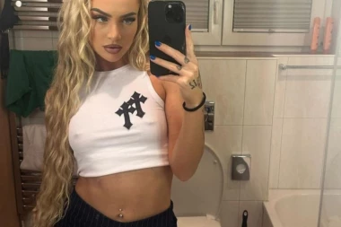 NAJLEPŠA FUDBALERKA BEZ BRUSA! Atraktivna Ališa Leman ČASTI FANOVE! Istakla GRUDI I TANAK STRUK!