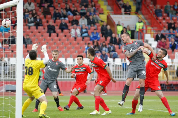 GDE SU, ŠTA RADE #12: Nekadašnji superligaši u raljama niželigaškog fudbala - FK Donji Srem 2015 Pećinci!