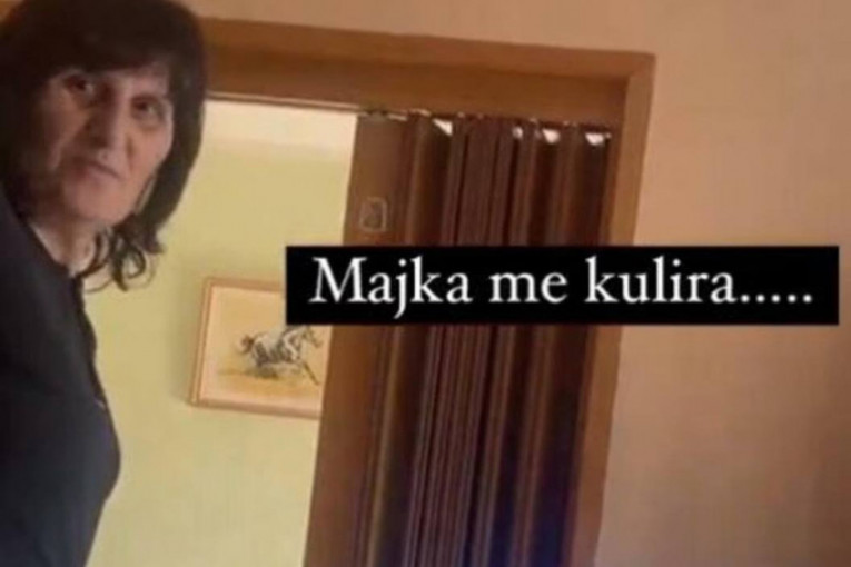 Mihailo Janjušević sa majkom