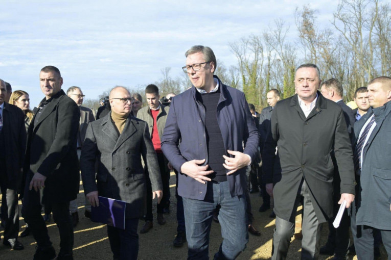 Sa predsednikom u obilsaku radova