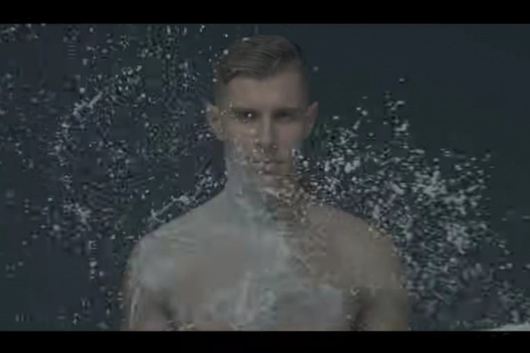 Mihailo u spotu za pesmu "All Inclusive"