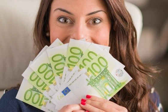 MOŽETE SE OBOGATITI AKO IMATE OVU KOVANICU! Novčić od dva evra vredi i do 5.000 evra! Ovako izgleda! (VIDEO)