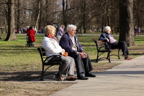 VAŽNO OBAVEŠTENJE ZA SVE PENZIONERE! Oglasio se PIO fond, danas je POSLEDNJI DAN za prijavu!