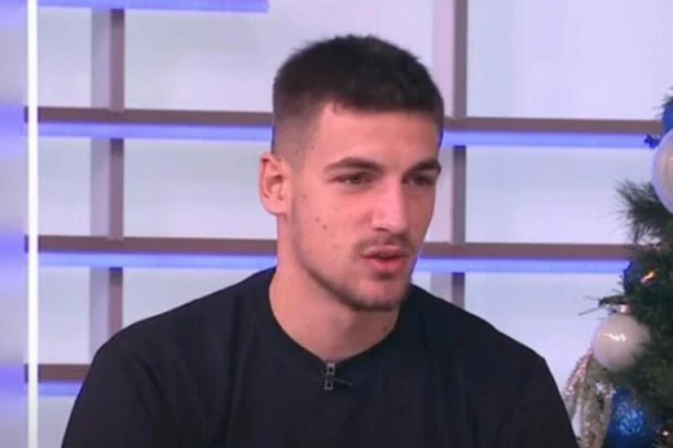 JOVAN IZ MALOG ORAŠJA U ČAST BRATA I RANJENIH ISTRČAO 96 KM: "Ispunio sam želju svog brata" - stigao do manastira Tumane!