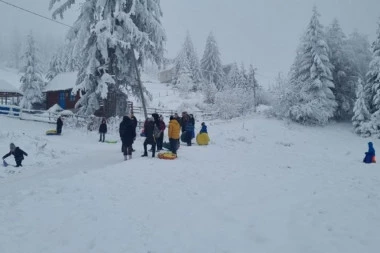 USKORO ĆE SVI TRČATI NA OVU PLANINU: Mnogi se žale na cene srpskih skijališta, a ovde je sve BAGATELA: Piće manje od 100 dinara, gužve nema ni na vidiku!