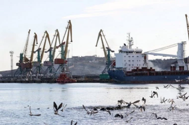 NAJNOVIJI DETALJI UDARA NA RUSKI DESANTNI BROD! Kijev u napadu koristio krstareće rakete "Storm šedou": Ograničenje slobode Crnomorske flote!