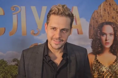 BIKOVIĆ GLUMI U TREĆOJ SEZONI SERIJE "WHITE LOTUS" - Miloš rame uz rame sa svetskim facama!