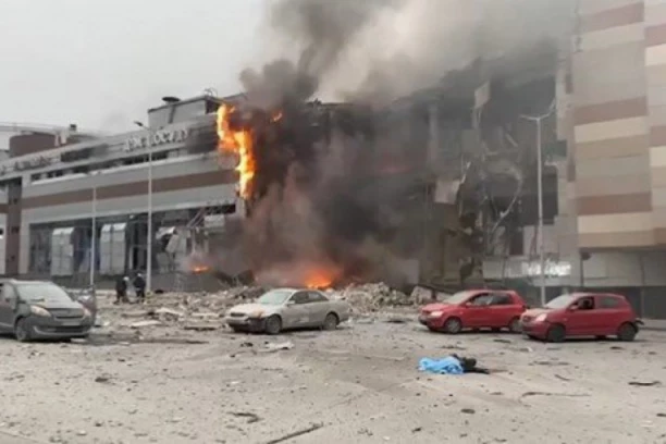 SVE GORI! NAJVEĆI VAZDUŠNI NAPAD OD POČETKA SUKOBA: Moskva napala Ukrajinu svim raspoloživim oružjem: Kinžalima, krsterećim raketama, dronovima - ima nastradalih! (FOTO/VIDEO)