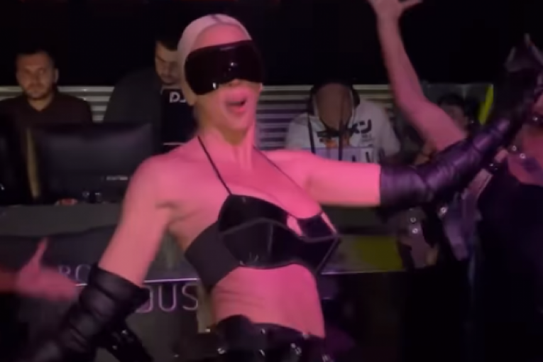 Jelena Karleuša na nastupu