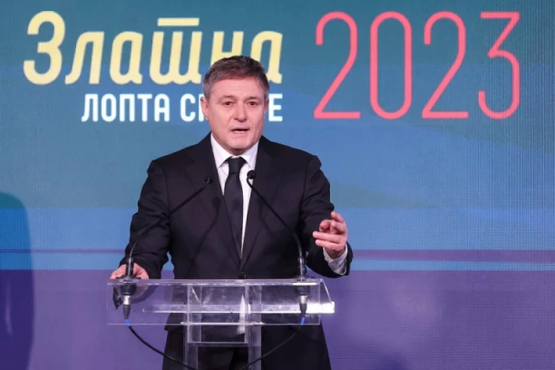 PIKSI SE OGLASIO POSLE OSVOJENE "ZLATNE LOPTE"! Selektor Srbije najavio PROMENU SISTEMA i pecnuo večite za učinak u Evropi!