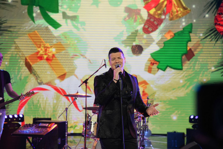 Pink novogodišnji program