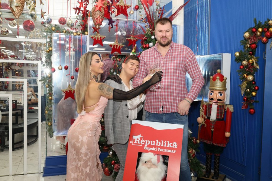 SKANDAL NAD SKANDALIMA! PUŠTEN SNIMAK POLJUPCA JANJUŠA I UROŠA STANIĆA: Sve obelodanjeno na Pinku, Aneli na korak do napuštanja emisije!