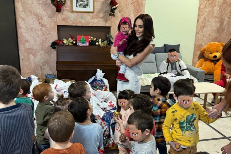 Ana Korać iznenadila mališane pred Novu godinu