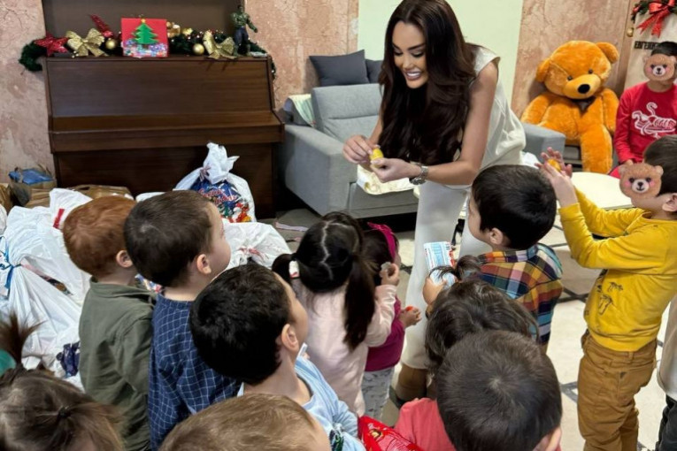 Ana Korać iznenadila mališane pred Novu godinu