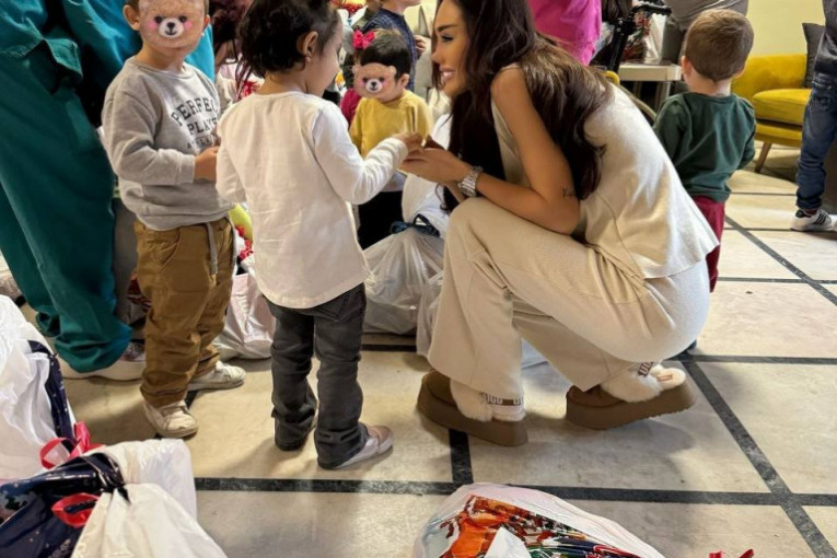 Ana Korać iznenadila mališane pred Novu godinu