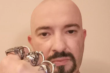 UHAPŠEN OPASNI TERORISTA U TREBINJU! Aleksis Isaurat  konačno dolijao! PUN TETOVAŽA SA LIKOVIMA NACISTA I ADOLFA HITLERA!