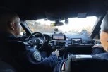 MRTAV PIJAN DIVLJAO BEZ DOZVOLE! Pogledajte snimak nasilničke vožnje na Novom Beogradu: Jurcao sa 182 km na sat (VIDEO)