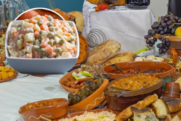 PREJELI STE SE I NE MOŽETE DA SPAVATE - OVO JE REŠENJE: Sve sastojke već imate u KUHINJI, olašaće vam varenje!