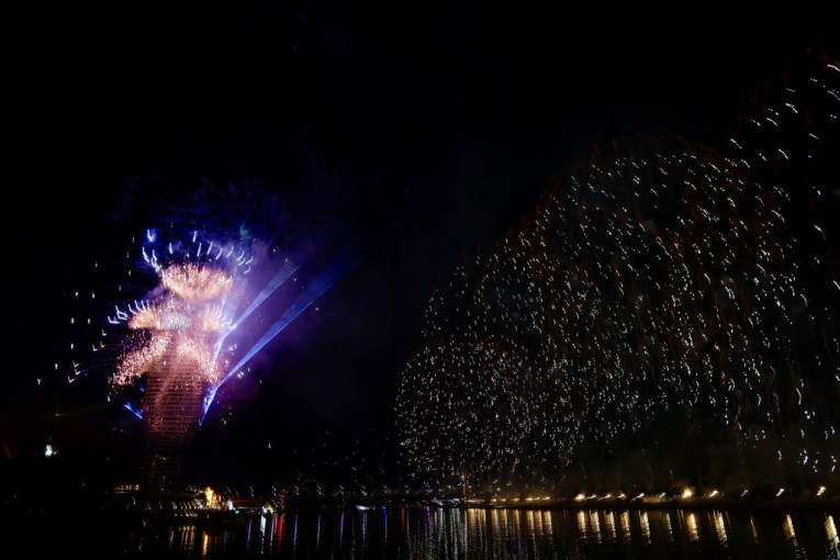 Vatromet iznad Save u Beogradu