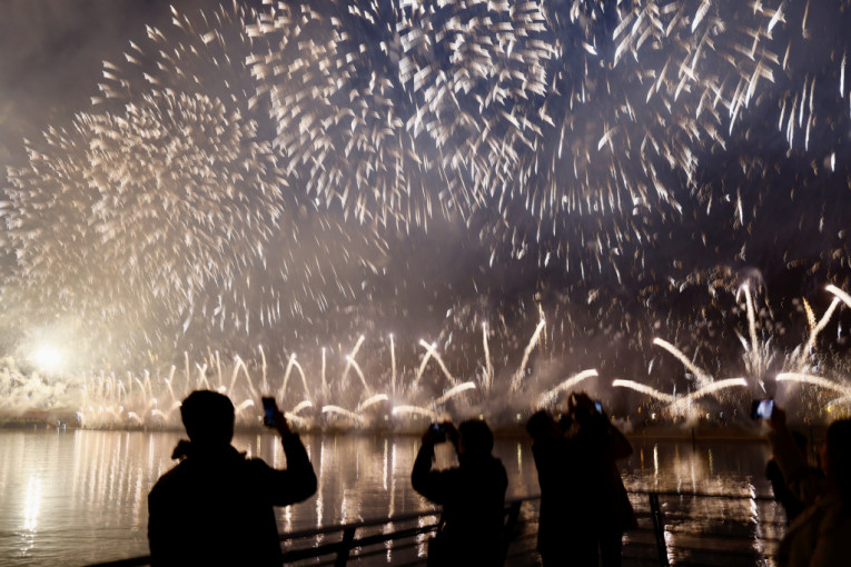 Vatromet iznad Save u Beogradu