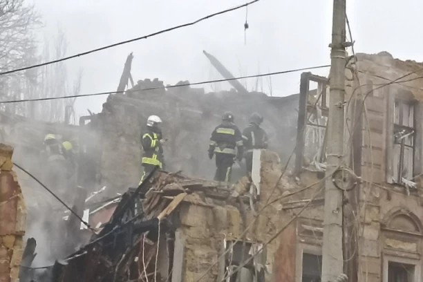 RUSI IZVELI SVIREP NAPAD NA CIVILNE POLOŽAJE! Ima poginulih i povređenih u bombardovanju ukrajinskih gradova