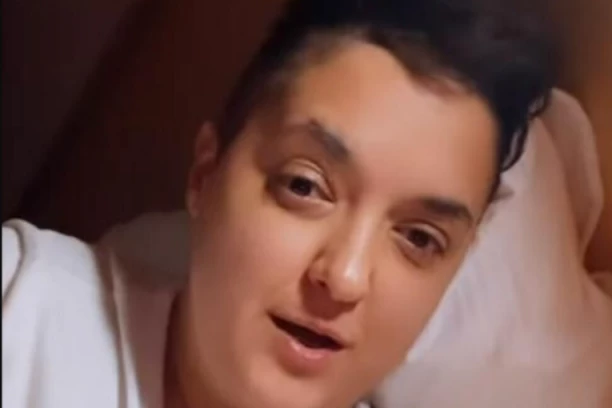 SNIMAK IZ PORODIČNOG DOMA MARIJE ŠERIFOVIĆ: Evo kako zaista provodi vreme sa sinom, ISTINA je isplivala na videlo! (VIDEO)