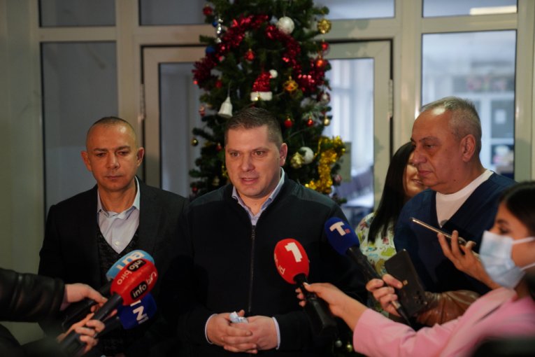 Nikola Nikodijević posetio porodilje