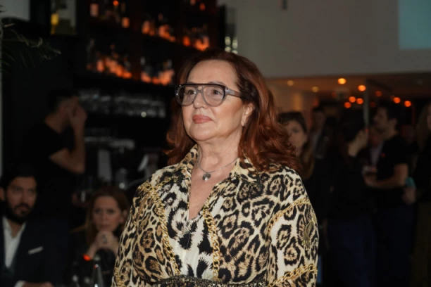 ANA BEKUTA POSETILA MRKIN GROB! Evo šta je stajalo u poruci pevačice, emotivne reči kidaju dušu! (FOTO)